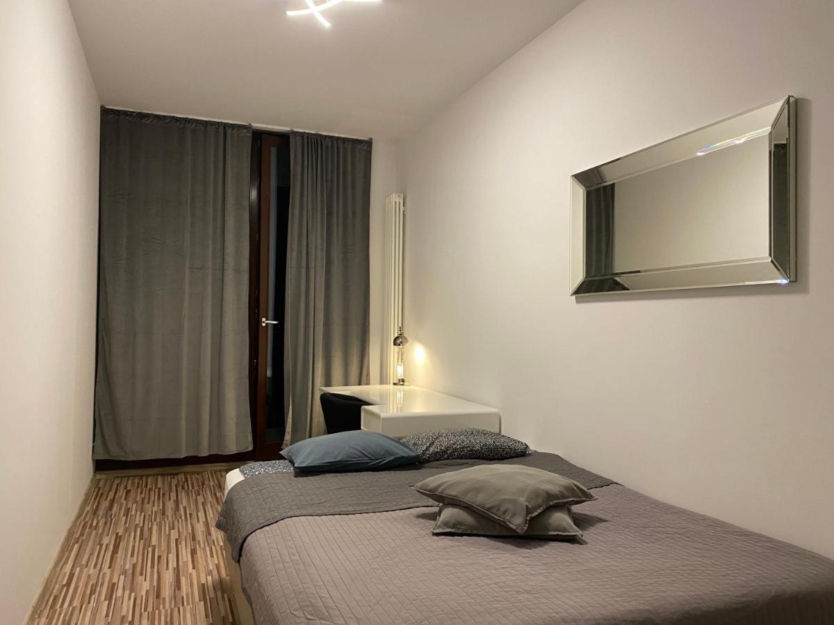 ורשה Two Rooms Apartment Triton Park מראה חיצוני תמונה