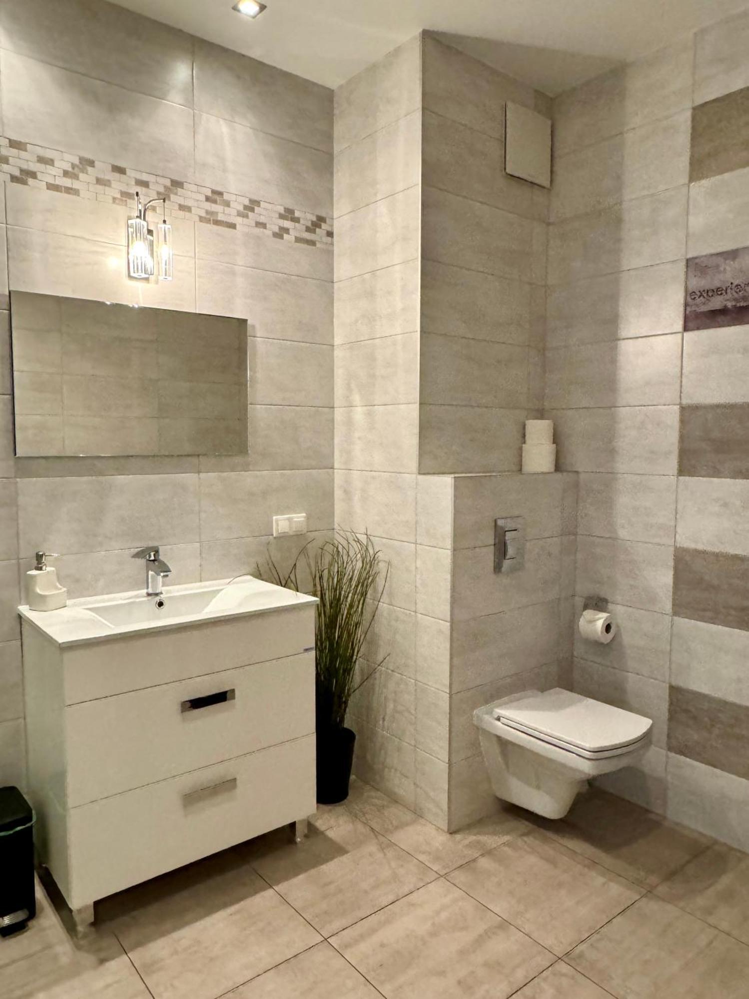 ורשה Two Rooms Apartment Triton Park מראה חיצוני תמונה